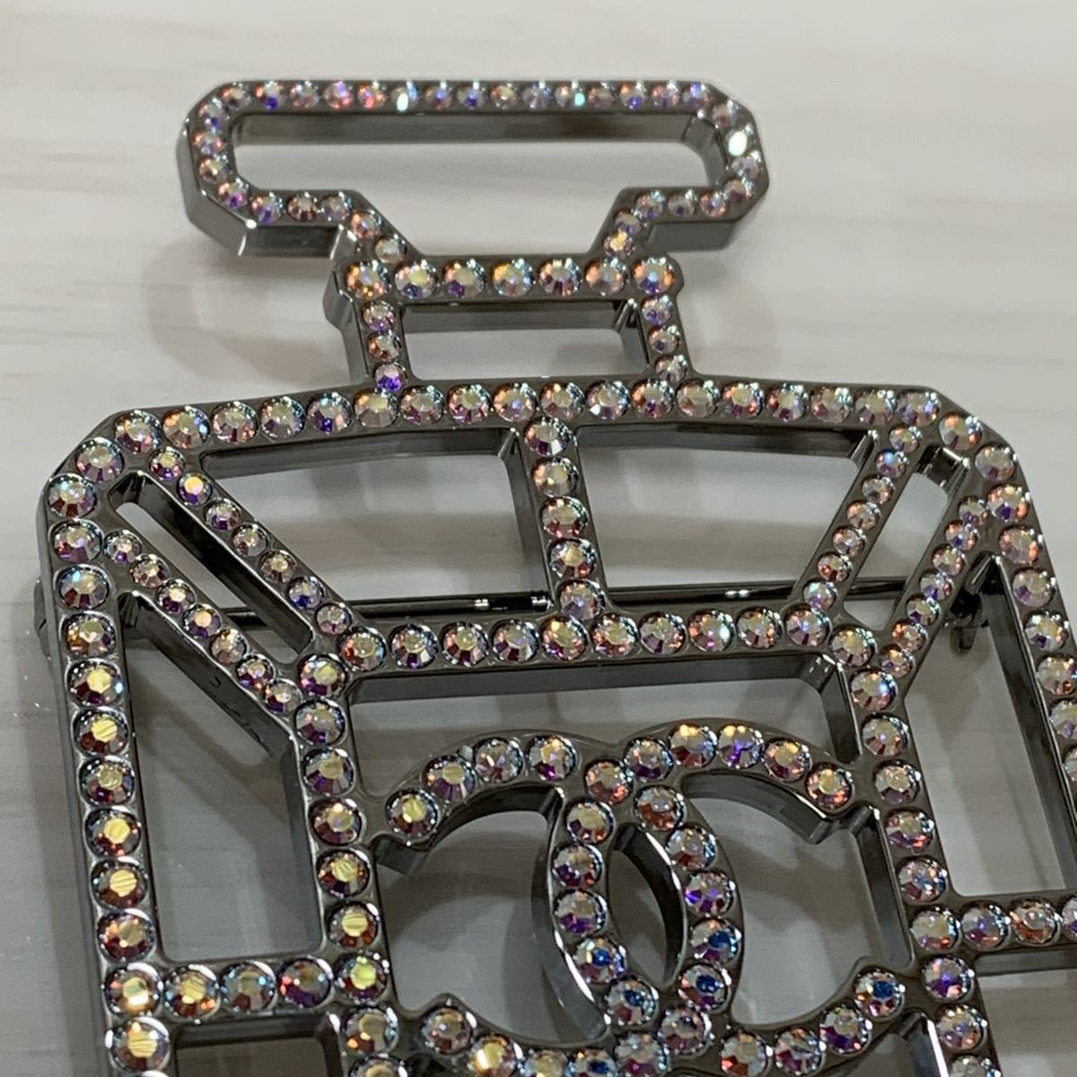 CHANEL シャネル 香水瓶 ブローチ No.5 ラインストーン A22S 楽天