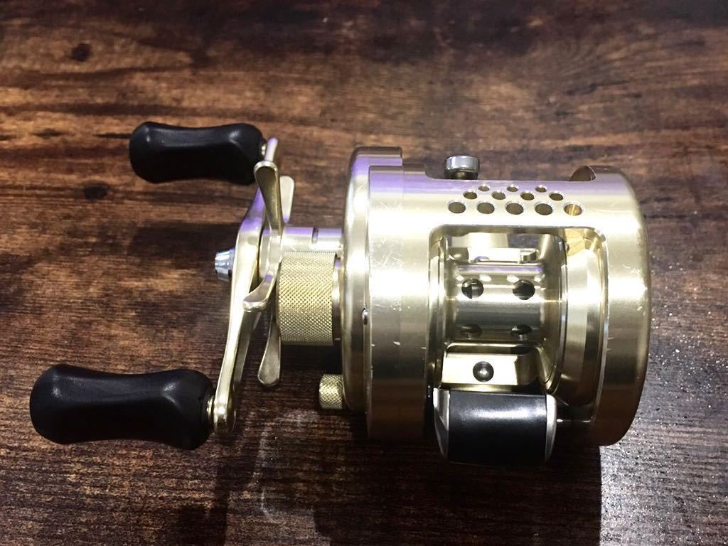 【定番，送料無料】 シマノカルカッタコンクエスト 201 SHIMANO(シマノ)｜売買されたオークション情報、yahooの商品情報をアーカイブ公開 - オークファン シマノ