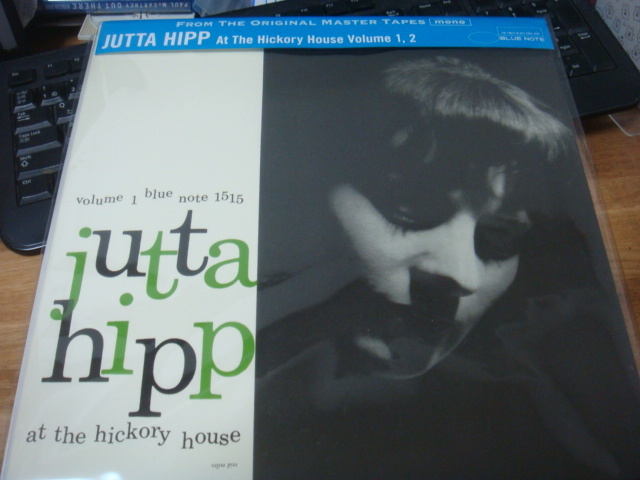 JUTTA HIPP Hickory Jutta At ⁄ Hipp HICKORY The House, THE 0 House AT 1