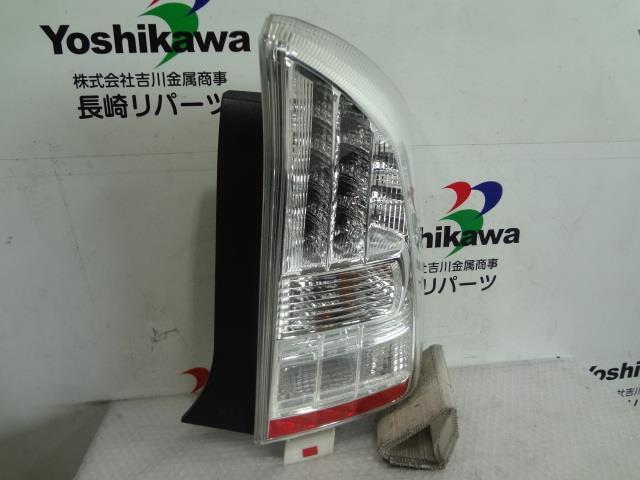 プリウス ZVW30 右側テールランプ プリウス ZVW30 右テールランプ 16239007 【公式通販】