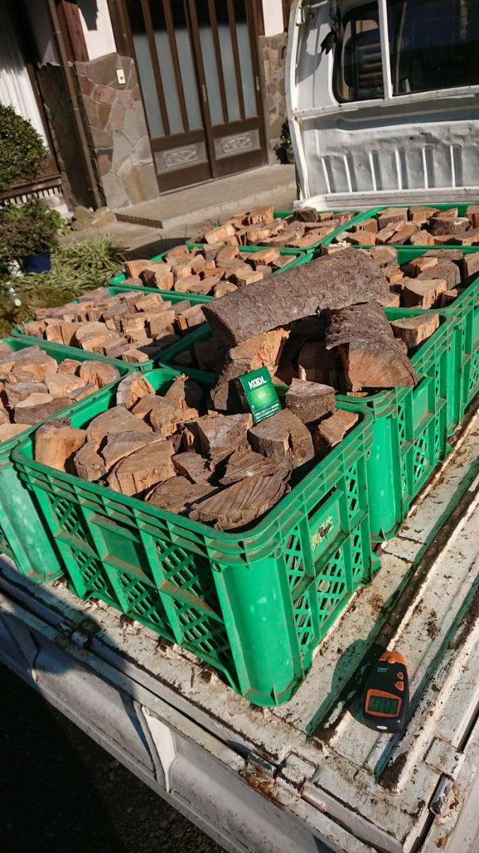  桜 薪 中 大割２００ｋ関東地域 茨城薪 関東薪 マキ まき /みどりのコンテナ(薪（まき）)｜売買されたオークション情報、yahooの商品情報をアーカイブ公開 - オークファン 薪（まき）