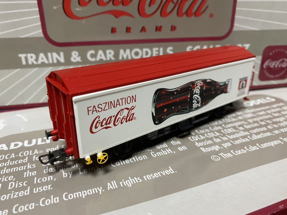 コカ・コーラ Cola 1930～60年代コカ・コーラデザインのアメ車が集合