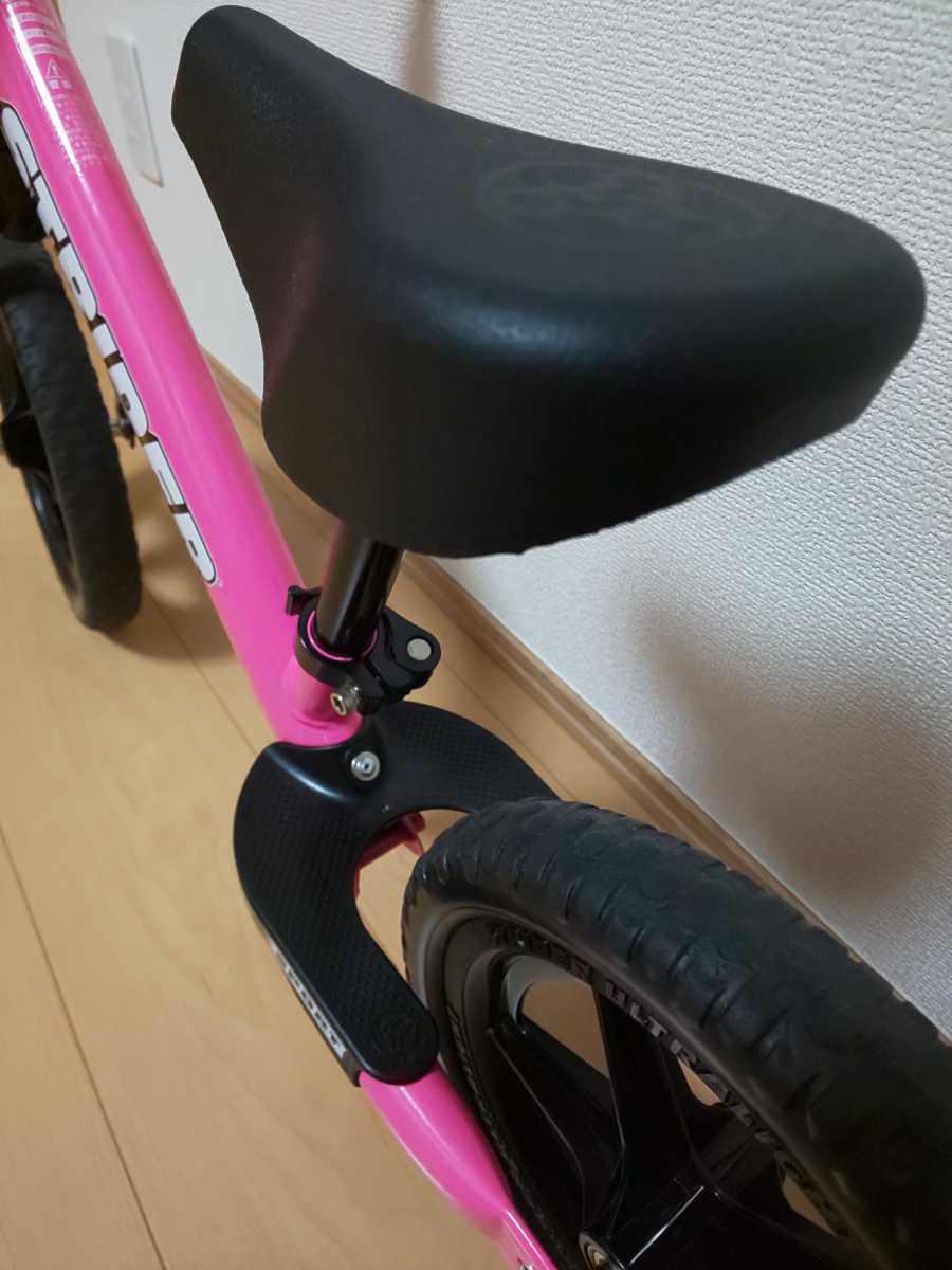 美品 ストライダー 12 スポーツ プロ ピンク色 ストライダー ピンク 12インチ | 安い商品を通販サイトから ストライダー12インチスポーツ