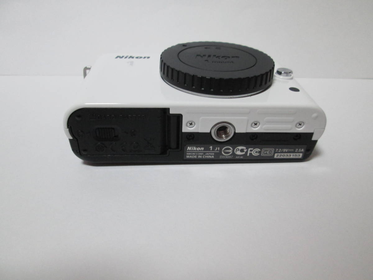 Nikon 0 J1 | ミラーレス一眼カメラ ホワイト ニコン ミラーレスカメラ