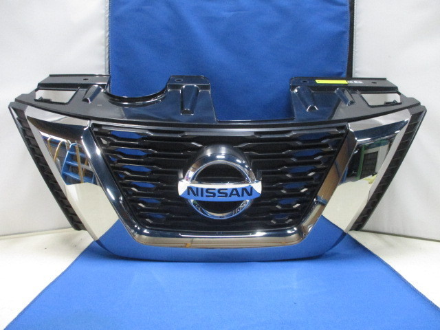 日産 エクストレイル T32/NT32 後期 グリル 純正 カメラ（モニター）用 
