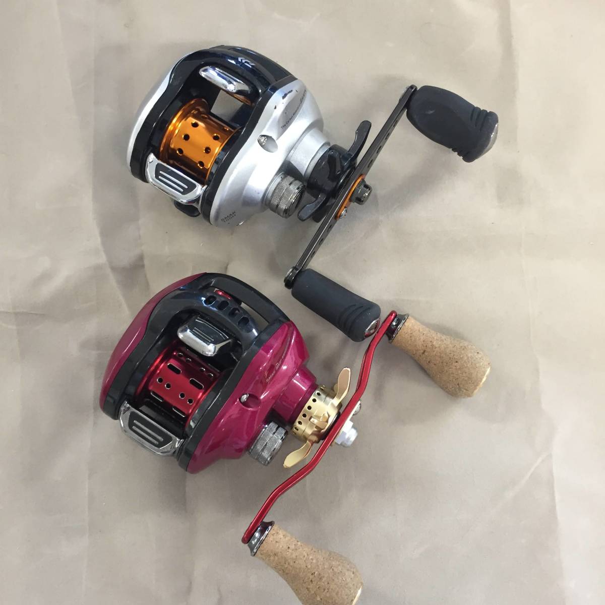 新品，格安 ダイワ DAIWA 12 スマック レッドチューン＆ 11スマック 100H セット ベイトリール 品(ダイワ)｜売買されたオークション情報、yahooの商品情報をアーカイブ公開 - オークファン ダイワ