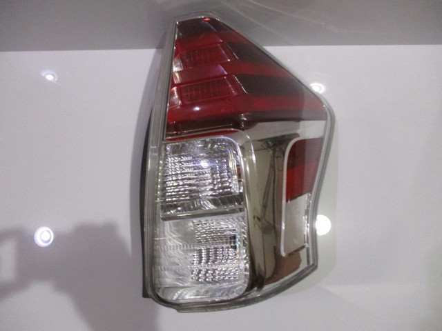 プリウスα 純正 後期 ZVW40 テールランプ 左 40系 アルファ LED ZVW40