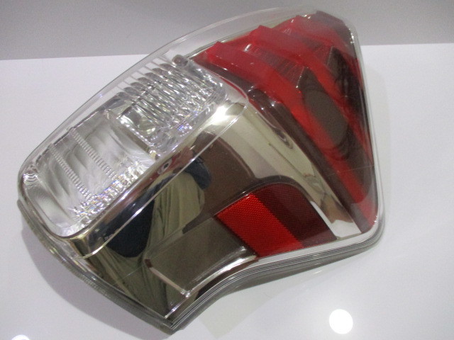 プリウスα 純正 後期 ZVW40 テールランプ 左 40系 アルファ LED ZVW40