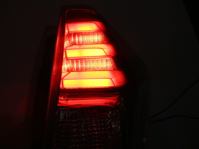 プリウスα 純正 後期 ZVW40 テールランプ 左 40系 アルファ LED ZVW40