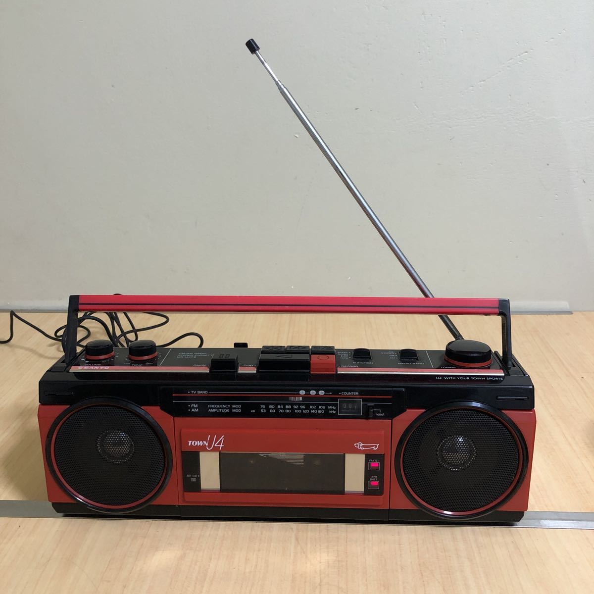 SANYO MR U4T Ⅱ 赤☆サンヨー・ラジカセ☆TOWN U4 ジャンク