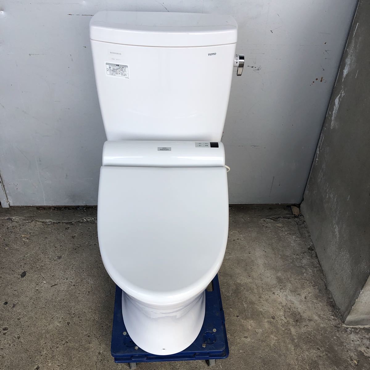 定番，最新作 引き取り限定 山形発 TOTO トイレ便器 ウォシュレット SH220BAS CS220B TCF6331 シャワートイレ 温水洗浄便座(住まい、インテリア)｜売買されたオークション情報、yahooの商品情報をアーカイブ公開 - その他