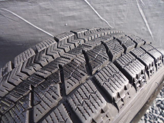 残ミゾ約8分山　中古品　ブリヂストン　VRX　155/65R14　2017年製造品　タント・スペーシア・N-BOXに最適です。_3