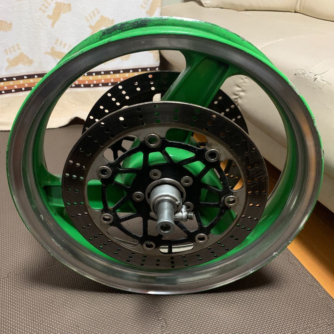 ZZR400K フロントホイール ゼファー750 で使用 ZRX ゼファー400 Χ