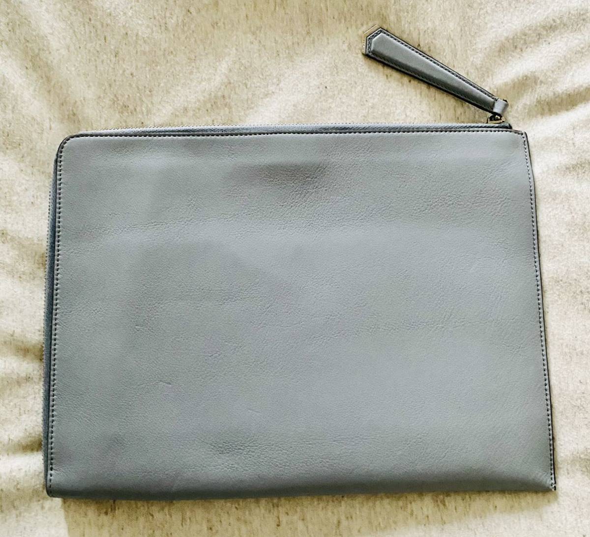 美品 送料無料 FENDI フェンディ クラッチバッグ フラットクラッチ 