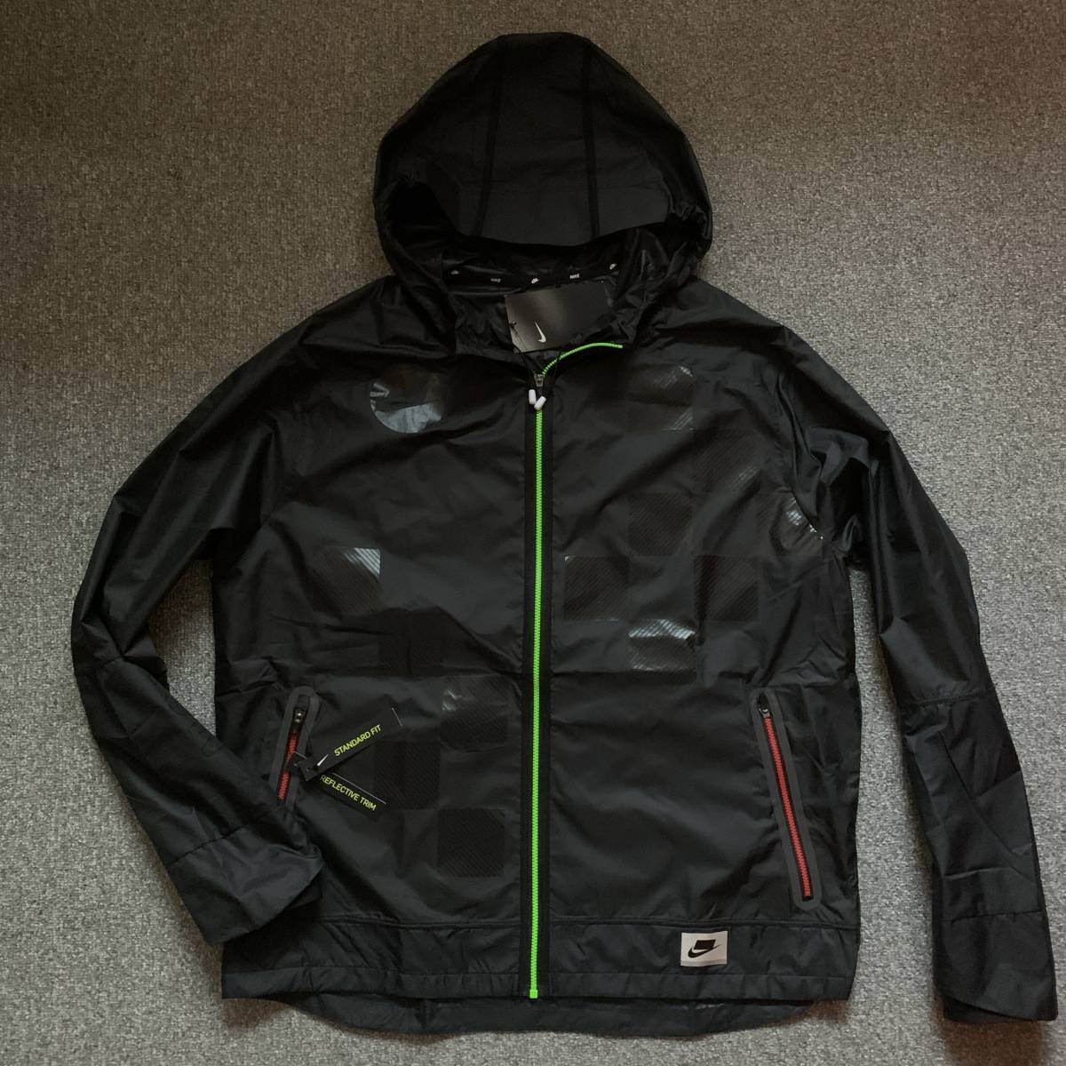 HOT，限定セール 正規品 サイズXL NIKE ナイキ WILD RUN ワイルドラン ブラック フード付き シールド ジャケット 再帰反射 グラフィック ブロックロゴ(ウインドブレーカー)｜売買されたオークション情報、yahooの ウインドブレーカー