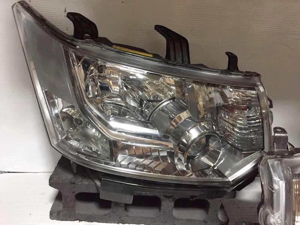 デリカ D5 純正 HID 左右 ヘッドライト 【公式通販】
