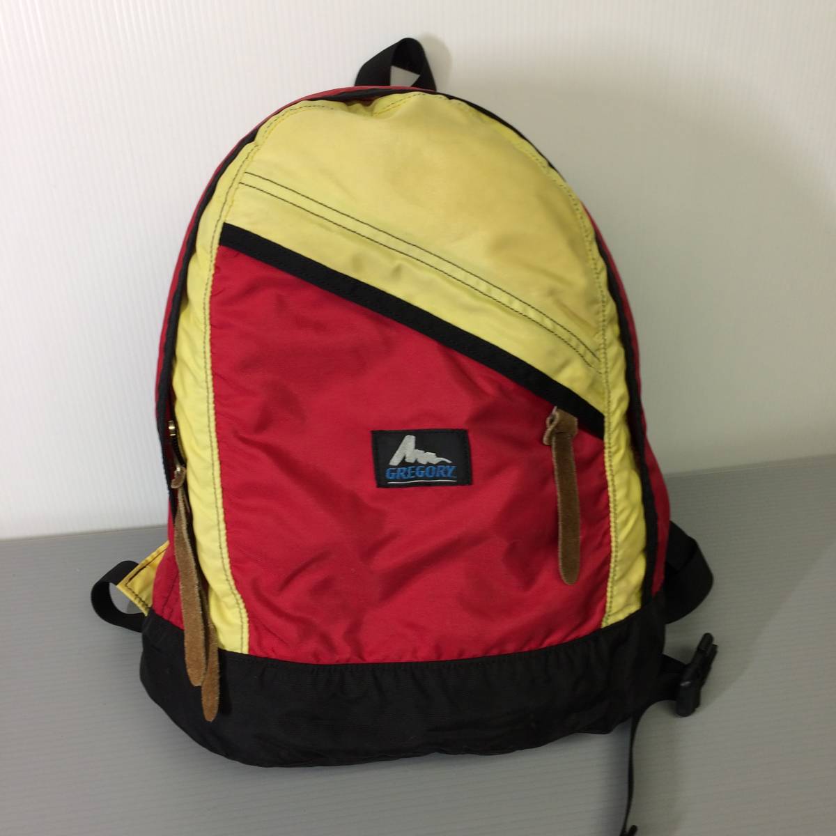 【大得価，限定セール】 USA製 90s 青タグ グレゴリー ミニデイパック レッド 赤 イエロー 黄 旧タグ GREGORY リュック(リュックサック)｜売買されたオークション情報、yahooの商品情報をアーカイブ公開 - オークファン グレゴリー