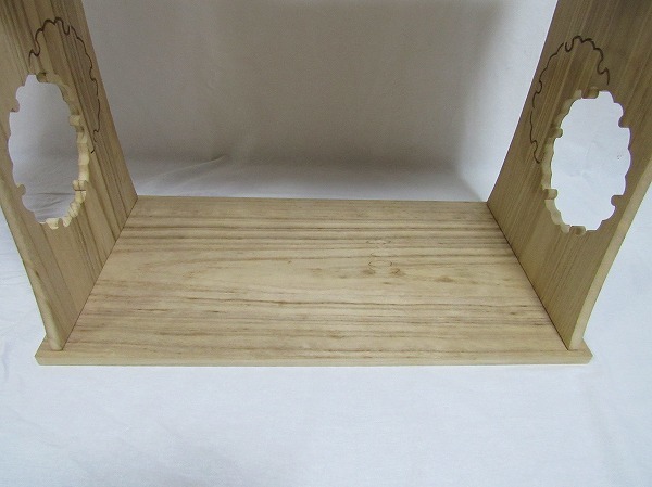 O302910 【 茶道具 祥峯棚 指物師 渡辺 可映 桐 棚 紙箱付 】 検) お