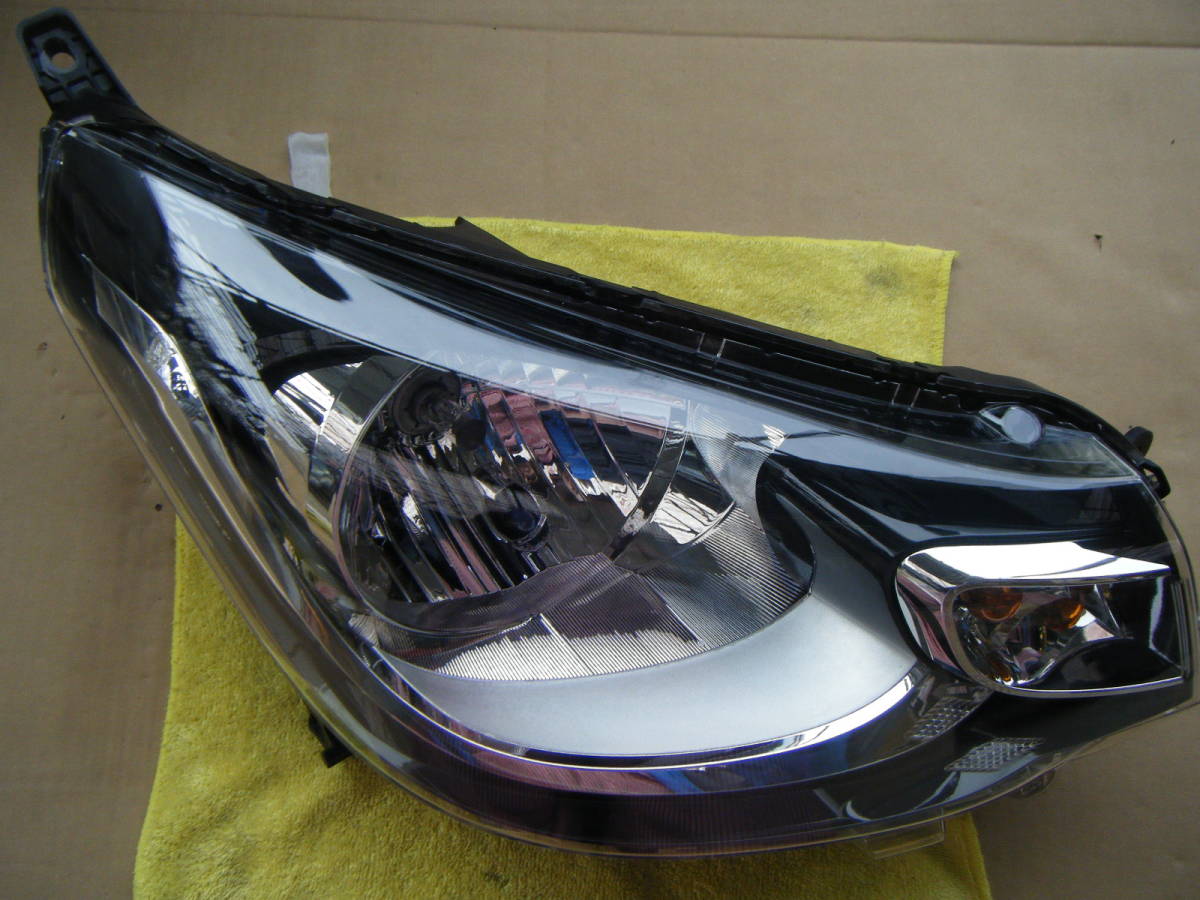 三菱　ekワゴン　Ｂ１１Ｗ　ヘッドランプ　右　８３０１Ｃ５７５_1