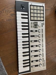 ジャンク扱 Korg Microkontrol Mc 1 Midi Studio Controller コルグ マイクロコントロール Acアダプター 取説他付 の落札情報詳細 ヤフオク落札価格情報 オークフリー スマートフォン版