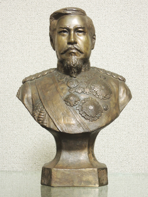 明治天皇　明治大帝　睦仁　明治天皇御影像　富山高岡銅器　高名原型師　大塚秀之丞（大塚楽堂）謹製　明治時代　ブロンズ胸像　銅像　置物