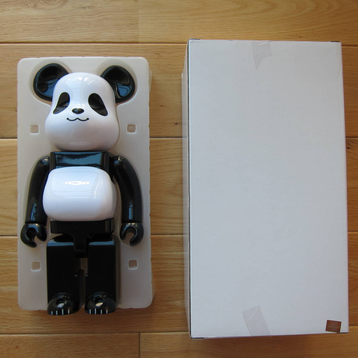 BEAR BRICK (ベアブリック) 人形 @ Π パンダ 400% 三越伊勢丹限定 三越 
