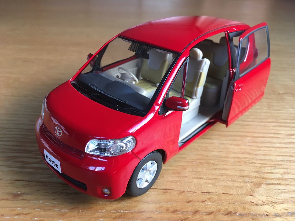 お得，格安 トヨタ ポルテ カラーサンプル 1/30 ミニカー 3P0 スーパー 