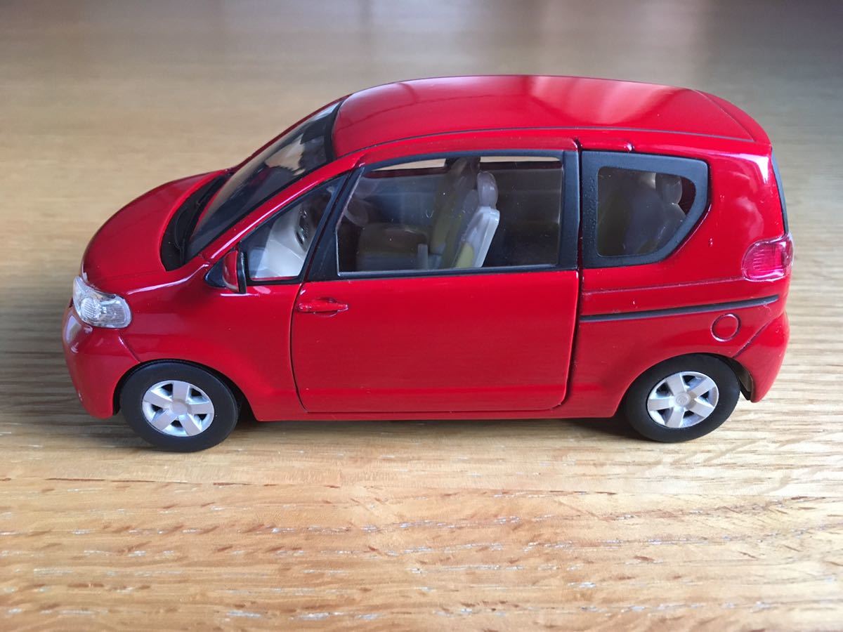 お得，格安 トヨタ ポルテ カラーサンプル 1/30 ミニカー 3P0 スーパー 
