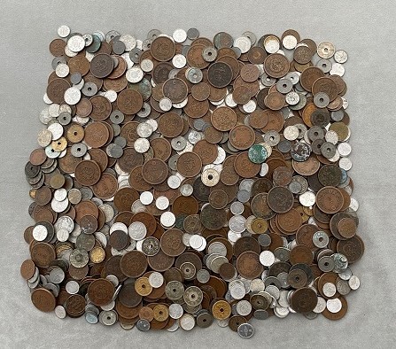 人気定番，格安 【明治～昭和・硬貨】 合計4Kg （銅貨・アルミ貨・錫貨