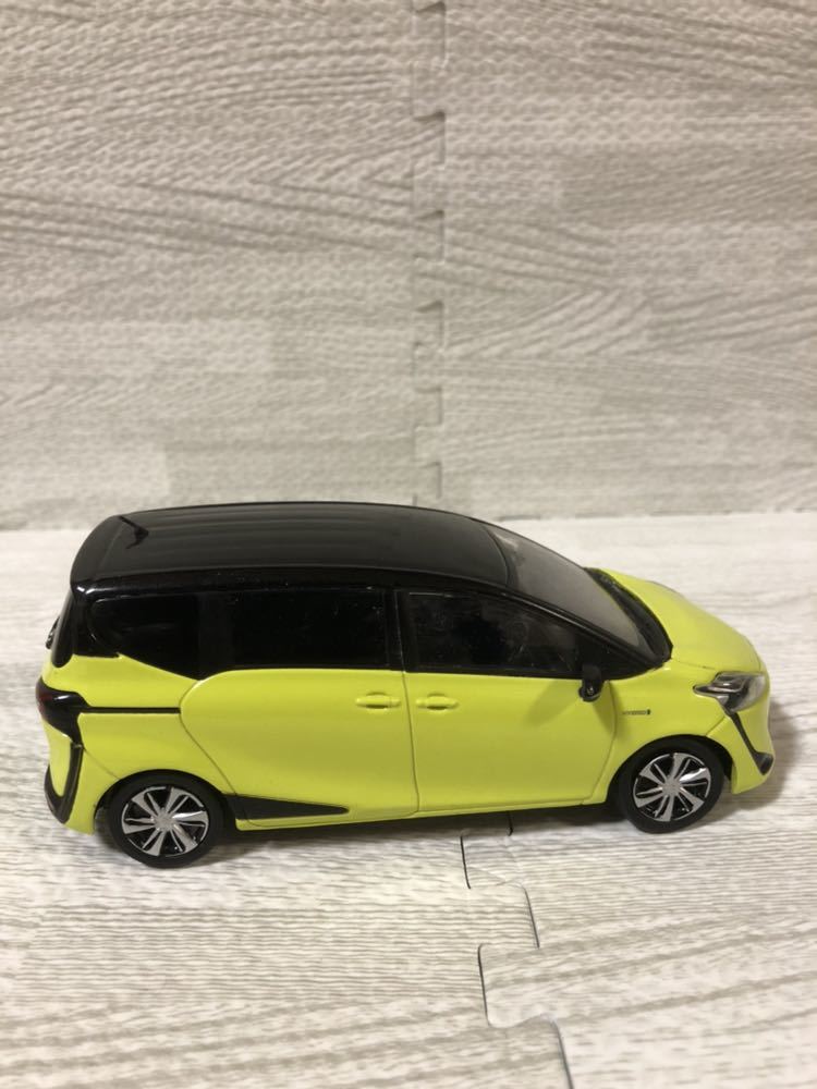 適切な価格 ディーラー配布品 9 新型シエンタ フレックストーン ブラックマイカ 中古 ミニカー 1 30 トヨタ 車 Taibou