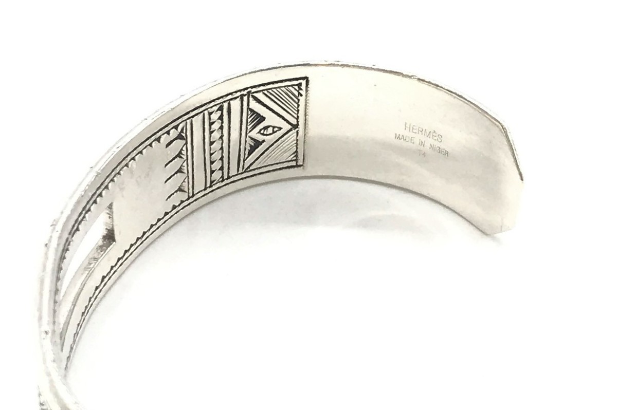 Hermes エルメス バングル Touareg トゥアレグ ブレスレット アクセサリー メンズ レディース シルバー Sv925 箱付き 約46 2ｇ サイズt4 ブレスレット バングル 売買されたオークション情報 Yahooの商品情報をアーカイブ公開 オークファン Aucfan Com