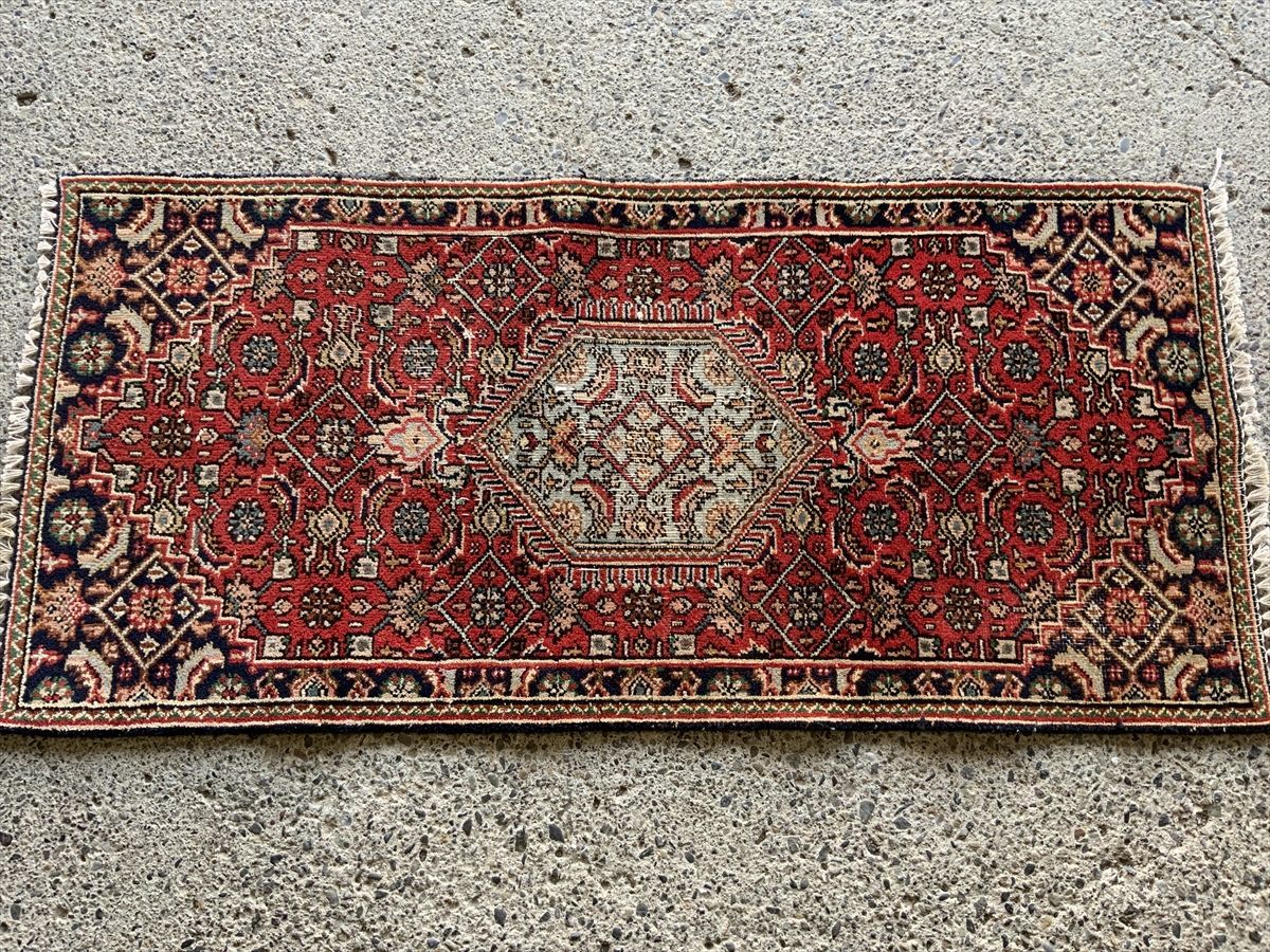 絨毯 トライバルラグ カーペット ☆希少オールド☆132×87cm