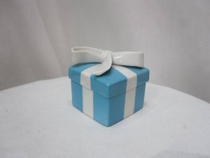 ティファニー 小物入れ 陶器のヤフオク の相場 価格を見る ヤフオク のティファニー 小物入れ 陶器のオークション売買情報は8件が掲載されています