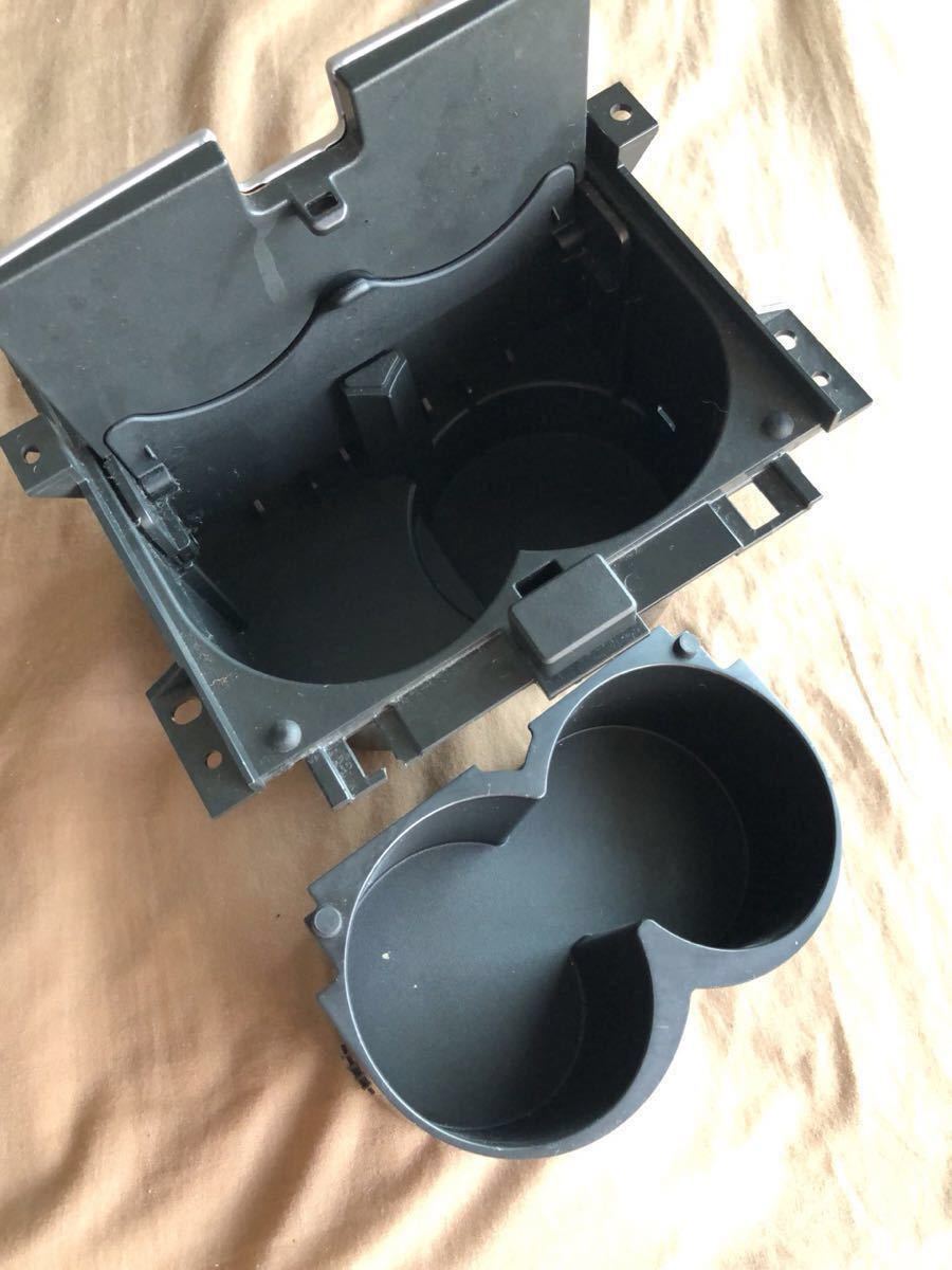 流用に ムラーノ 純正ドリンクホルダー 高級アルミヘアライン仕上げ 他車流用にも 開閉も可 サイズ調整機能付き ドリンクホルダー 売買されたオークション情報 Yahooの商品情報をアーカイブ公開 オークファン Aucfan Com