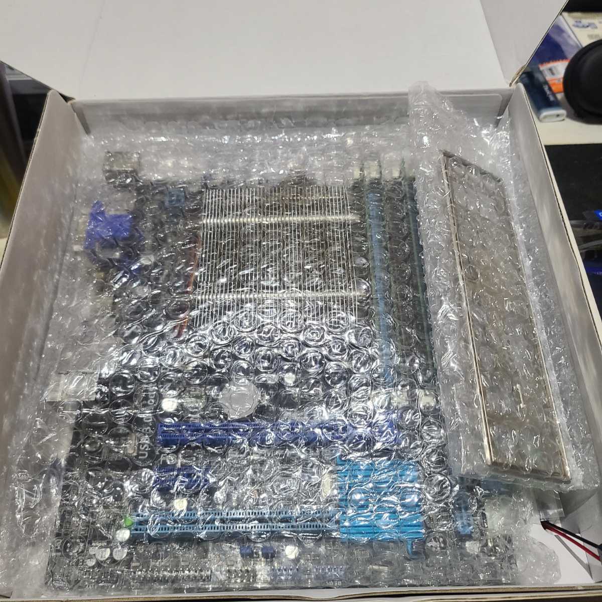 ◇水冷◇Core i7-9700◇SSD500GB◇16GB◇HDD 1TB DVD◇LEVEL-R040-i7 