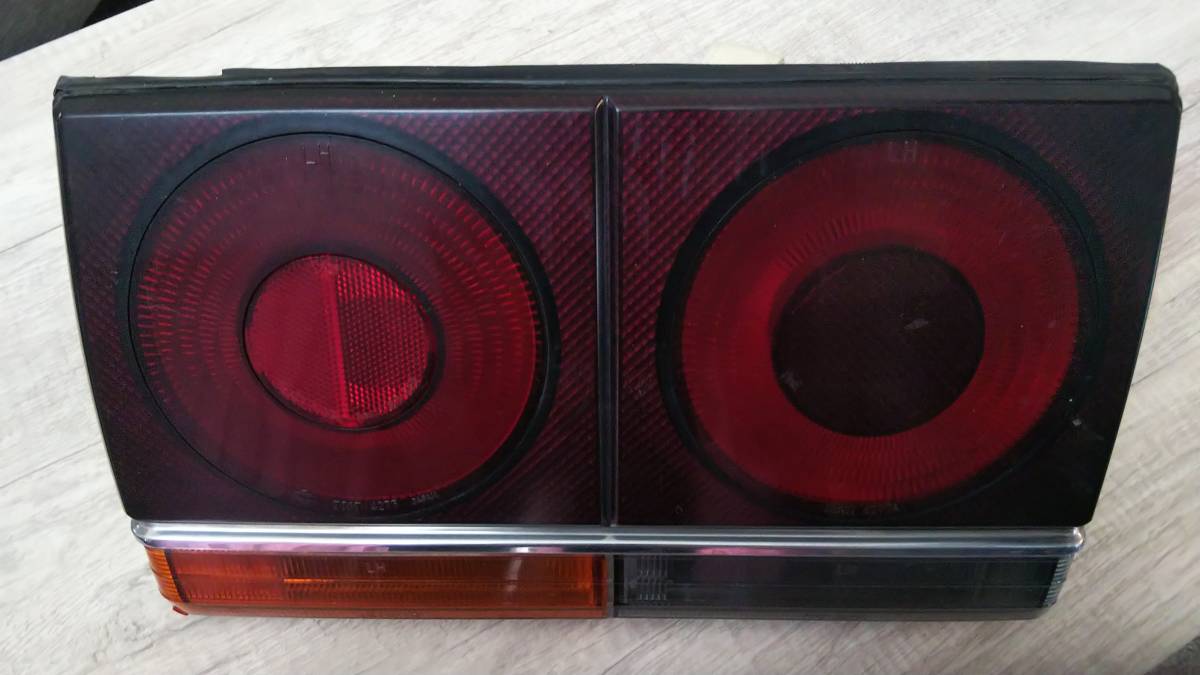 DR30スカイライン　テールランプ左　 希少GT系ブラックスモーク スカイライン DR30 テールランプ 前期 純正 鉄仮面 後期 ニッサン