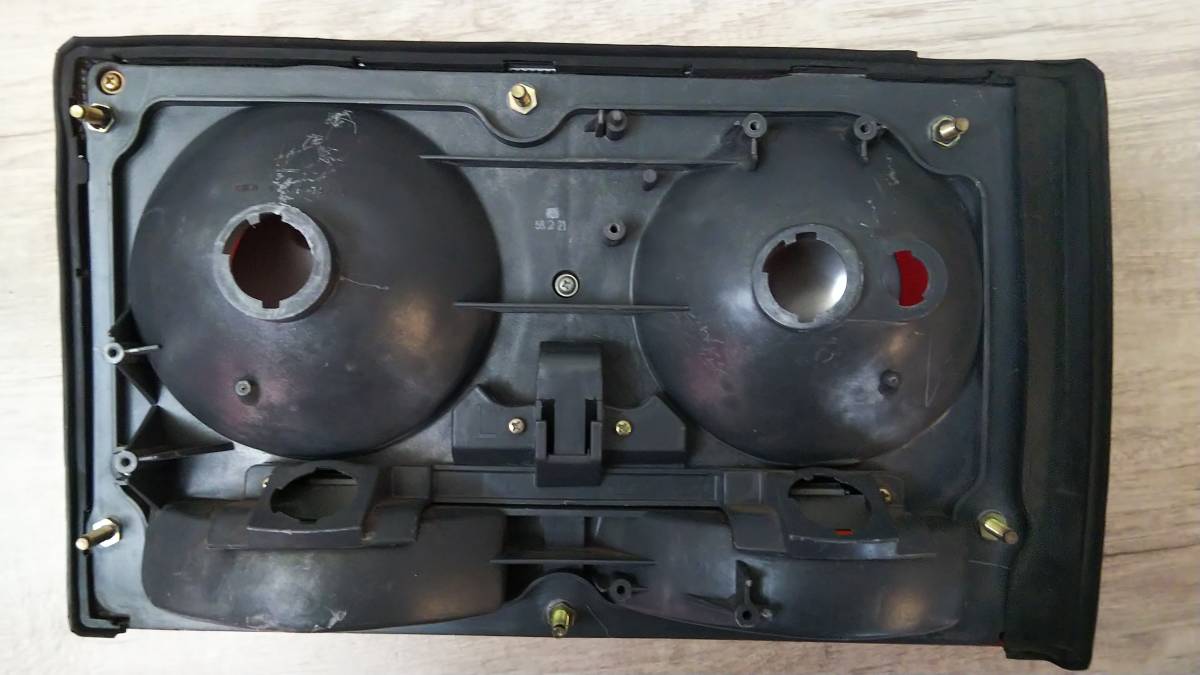 スカイライン DR30 テールランプ 前期 純正 鉄仮面 後期 ニッサン