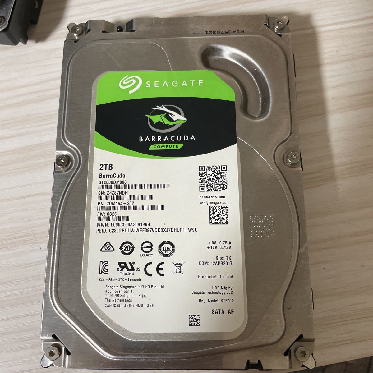 X111:（動作保証/使用1496時間）3.5インチ SATA Seagate ST2000DM006-2DM164 2000GB 2TB | Tactical 0 株式会社アーキサイト FlexiCare サンタ