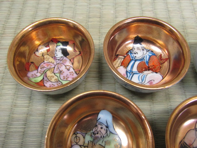 九谷焼　お猪口・七福神 □九谷焼・七福神 お猪口7客□盃・酒器・色絵・ぐい呑み・金彩 盃