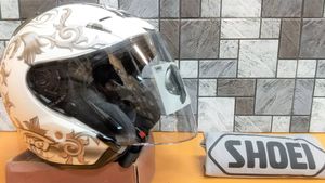 SHOEI J-FORCE 3のYahoo!オークション(旧ヤフオク!)の相場・価格を見る