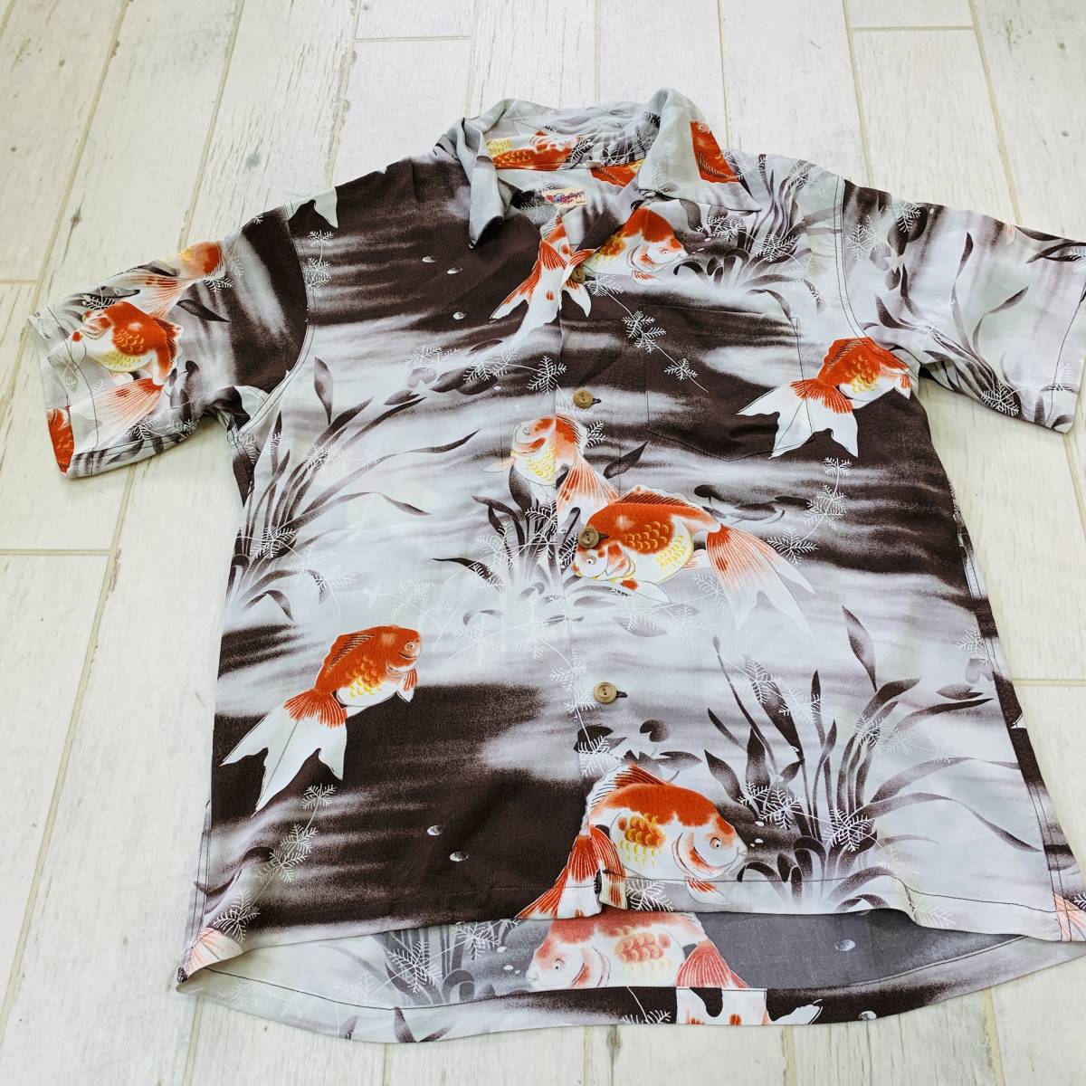 F-11　サンサーフ/SUN SURF(東洋エンタープライズ)！レーヨン100％　和柄（金魚）アロハシャツ　美品 - SUN SURF HAWAIIAN RAYON SS39230