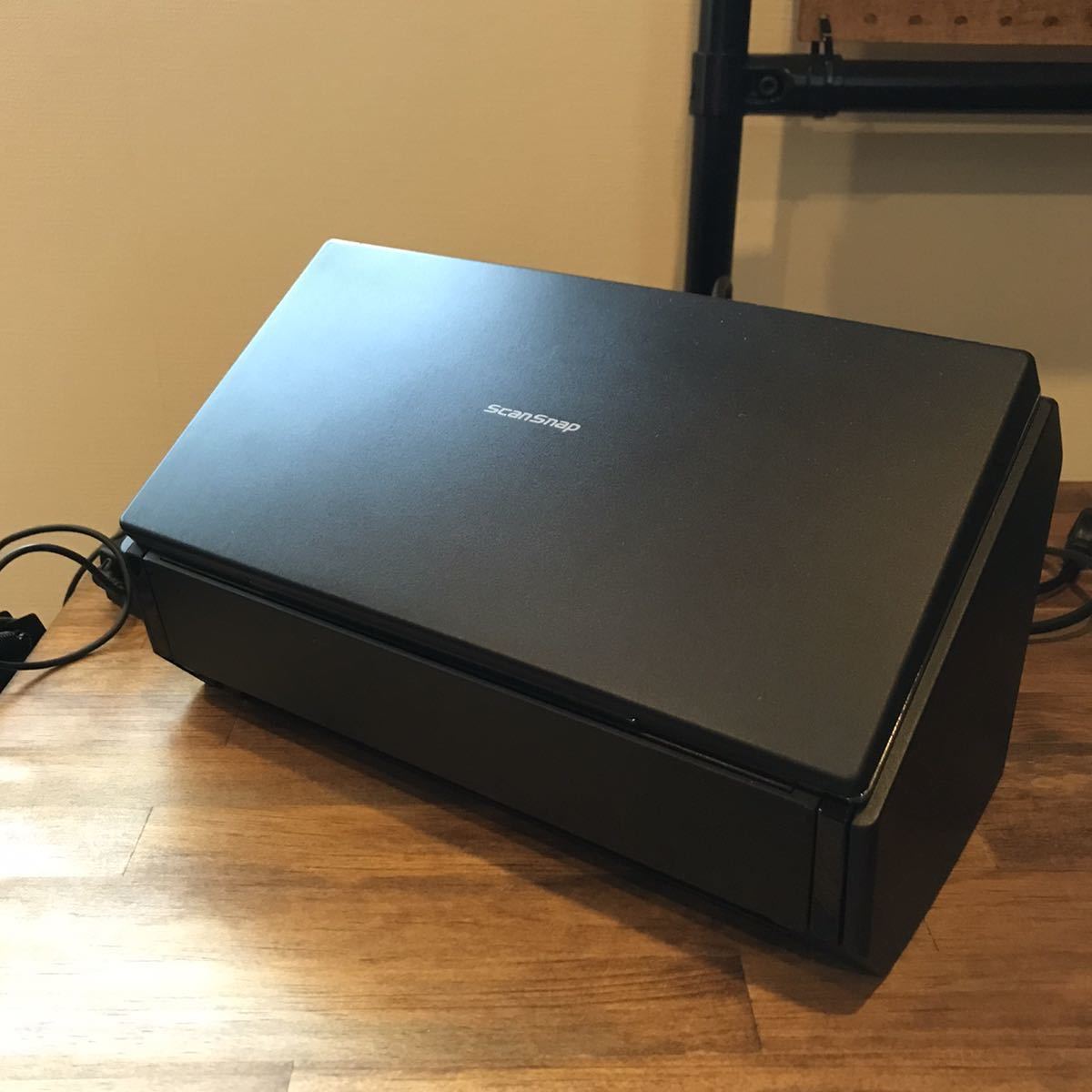 iX500 スキャナー ScanSnap： ScanSnap RICOH | 特長: 本体デザインを 