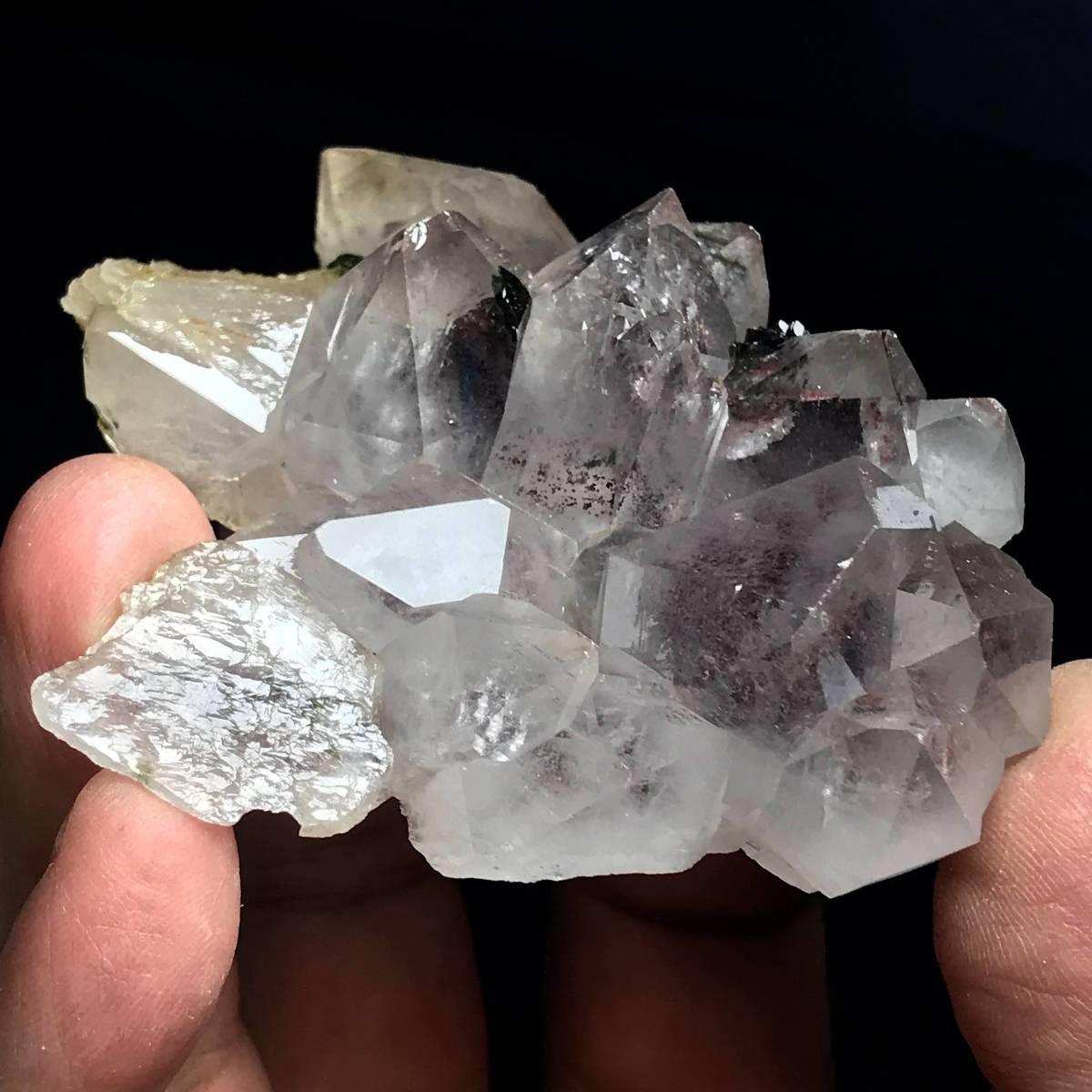 四川省産山入水晶・78g（中国産鉱物標本）