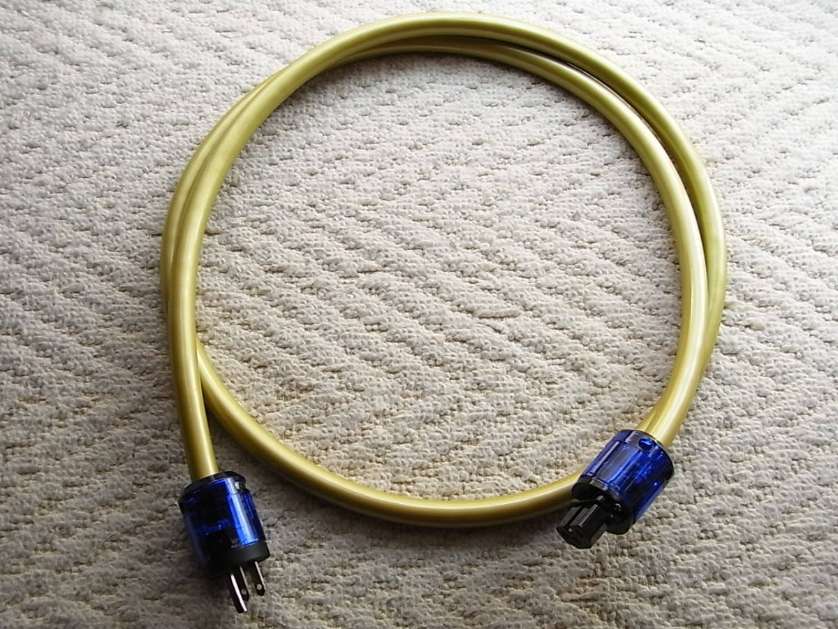 美品 SAEC OPC-380 光ケーブル 1.5m デジタルケーブル
