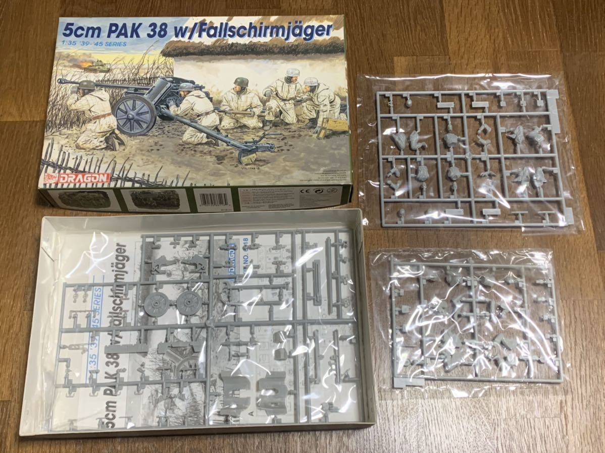 Maquette Dragon 1/35 – 5cm Pak 38 W/ Fallschirmjäger (Réf 6118) – Plastique à Peindre