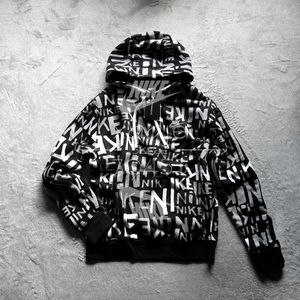 Nike パーカー 白の平均価格は4 037円 ヤフオク 等のnike パーカー 白のオークション売買情報は34件が掲載されています