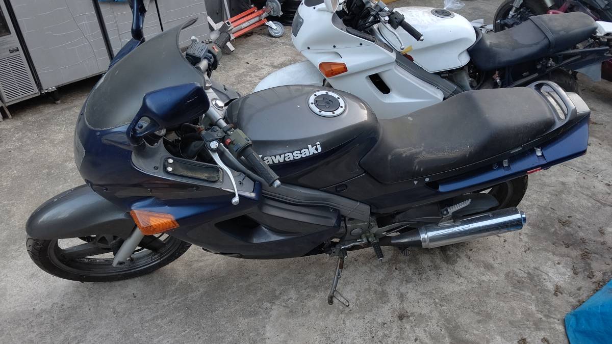 神奈川県相模原市発□1円スタート□kawasaki ZZR250☆ジャンク品2台