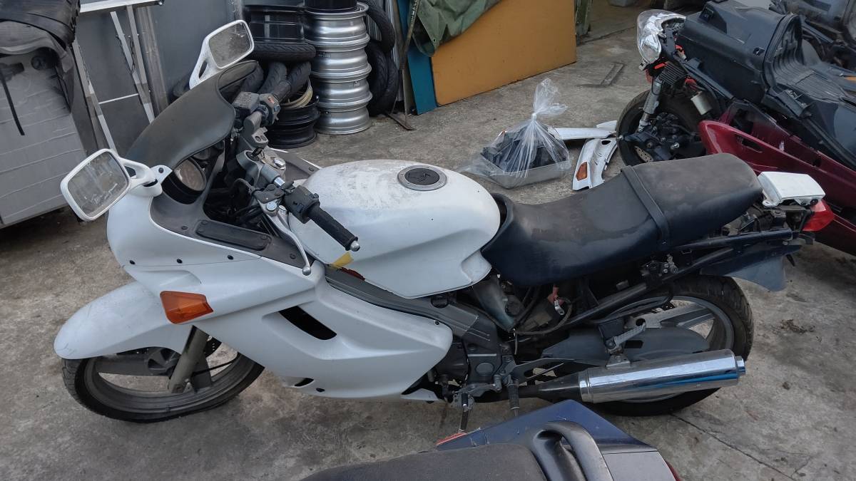 神奈川県相模原市発□1円スタート□kawasaki ZZR250☆ジャンク品2台