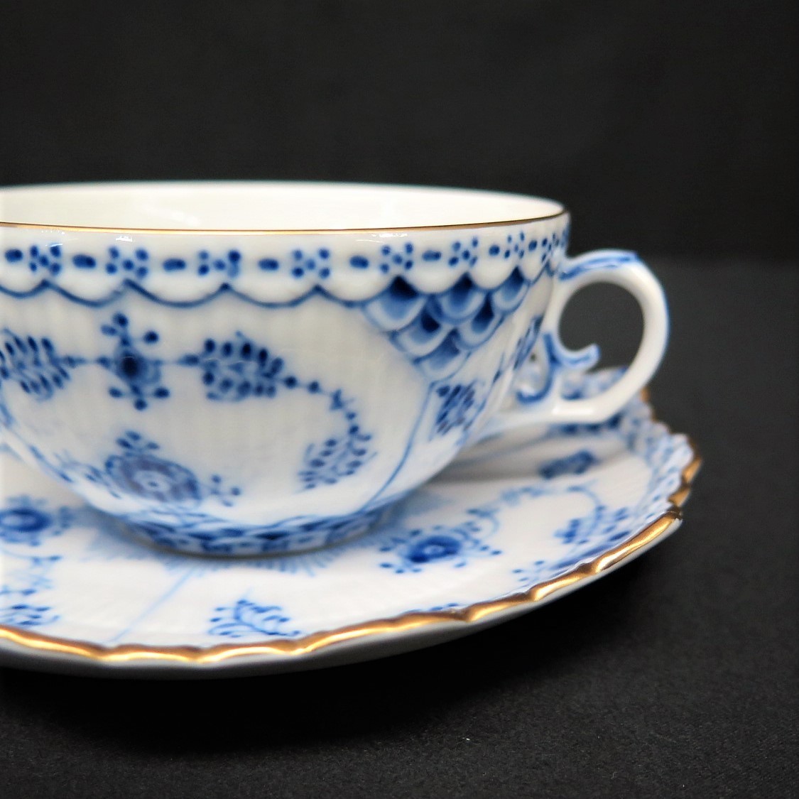 3.ロイヤルコペンハーゲン ブルーフルーテッド フルレース 金彩 ティー