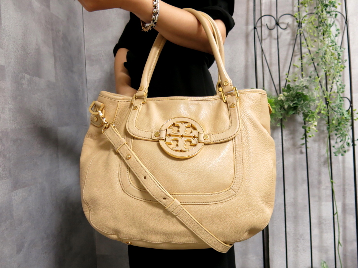 ●超美品●TORY BURCH トリーバーチ●アマンダ●カーフ レザー 本革●2way トート バッグ●ベージュ●斜め掛け●A4 書類 かばん●Js20644